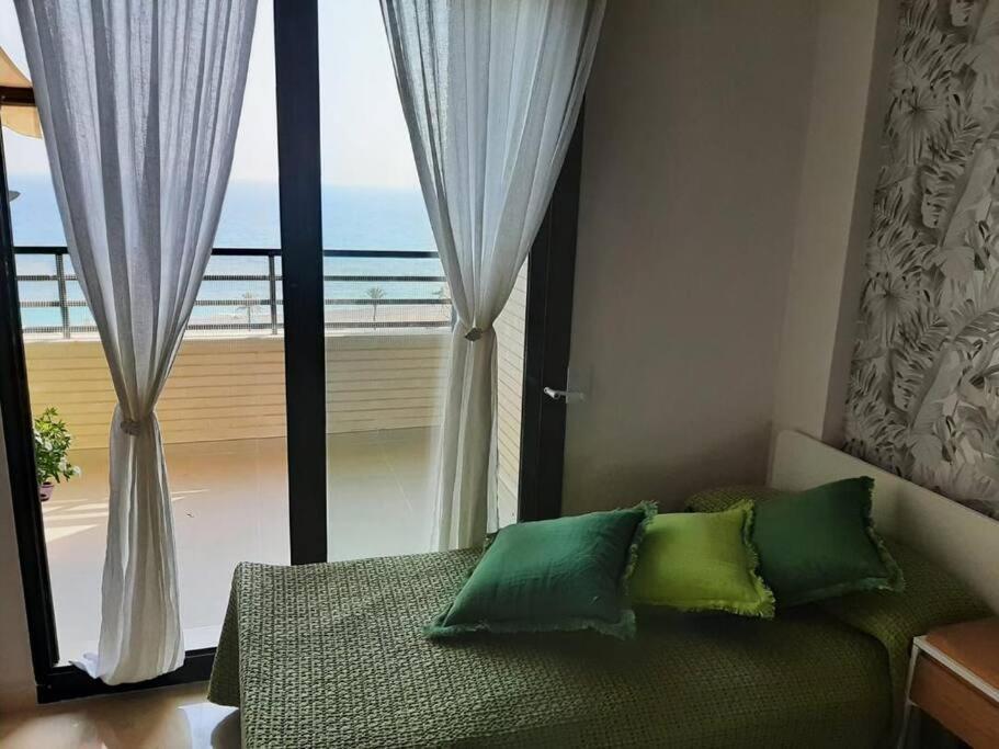 Top-floor Beachfront With Parking, Pool, & Spacious Sea-view Balcony Appartamento Villajoyosa